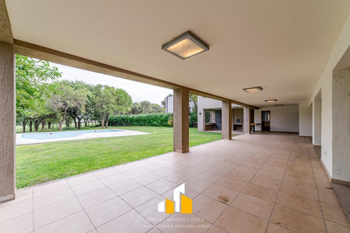 Imagen 28 de 29 de Importante Casa En Venta-lomas De La Carolina