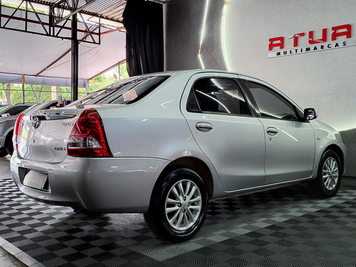 Toyota Etios Etios Sedan XLS 1.5 (Flex)