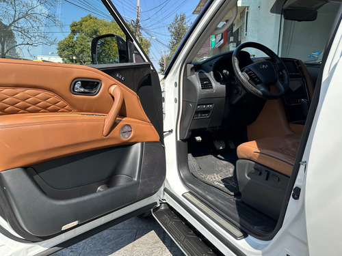 Infiniti QX80 5.6l Perfection 8 Pasajeros At