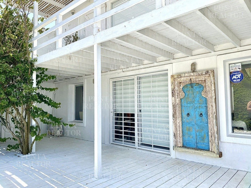 La Barra, 3 Suites Y Servicio, Gateando Al Mar. Pileta. 200 Construidos Y 150 M2 En Decks. Aa. Vista A Olas. Ruta Al Mar!- Ref: 137