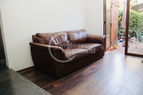 Casa En Venta De 5 Dorm. En Las Condes
