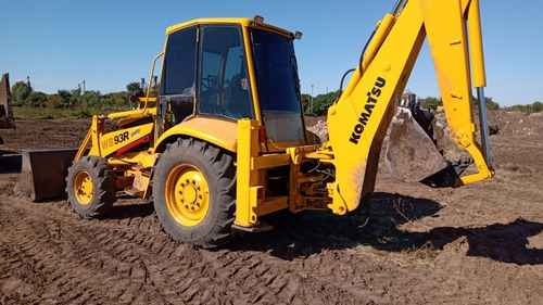 Retroexcavadora Komatsu 4x4 2001