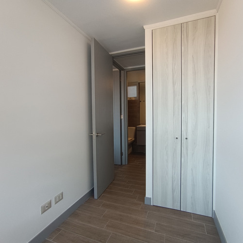 Edificio Av. Almte. Blanco Encalada (1 Est. 1 Bod.) Piso 5