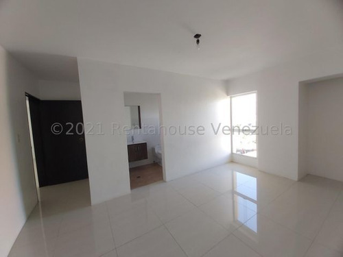 Imagen 13 de 30 de Apartamentos En Venta En Triangulo Del Este Barquisimeto Lara -- 23-18395 Vip-