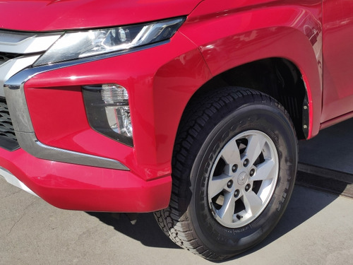 Mitsubishi L200 L200 D/C 2.4 KATANA CR 4X2 MT MN
