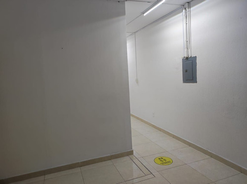 Renta Oficina De 40m2 En Florencia Col. Juárez