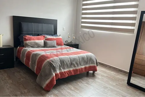 Venta De Casa Con Recámara En Planta Baja En Lomas De Angelópolis