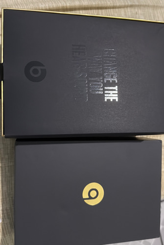 Beats Studio3 Wireless - Shadow Gray + Regalo Airpods Marrón (Usado)