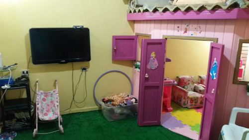 Casa Sobrado De 3 Quartos Com Garagem Bem Localizada