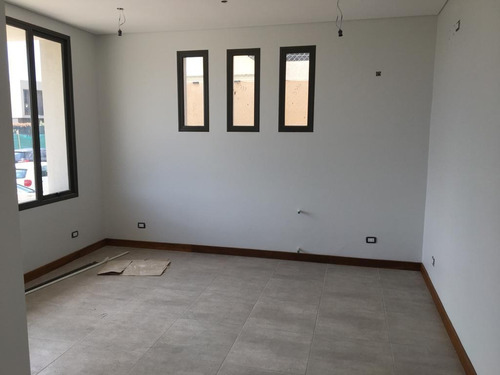 Imagen 11 de 14 de Casa En Barrio Pórtico Del Sol 2