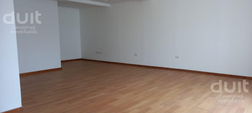 Venta De Oficina En Grand Astoria Oficce 7 Piso