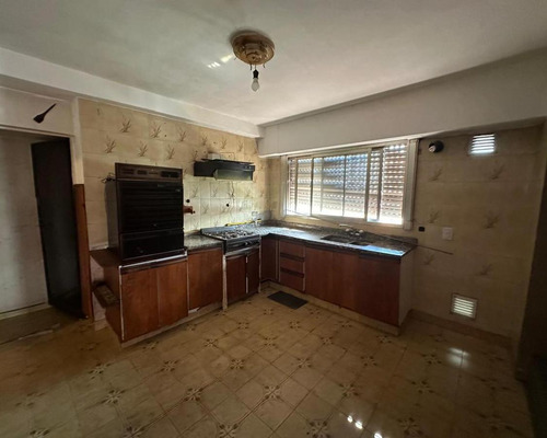 Casa En José Manuel Estrada 906