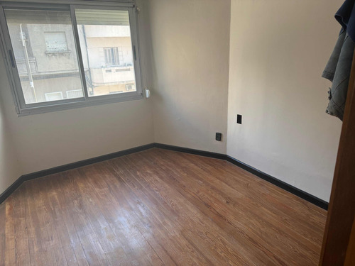Alquiler Apto Pocitos 2 Dorm Simón Bolívar Rivera 1 Esc Fte