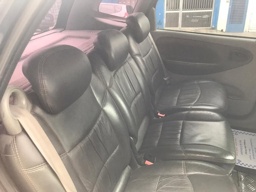 Renault - Scenic 1.6 Authentique - 2005