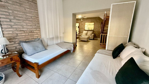 Venta Casa 3 Dormitorios Capitan Bermudez Cochera