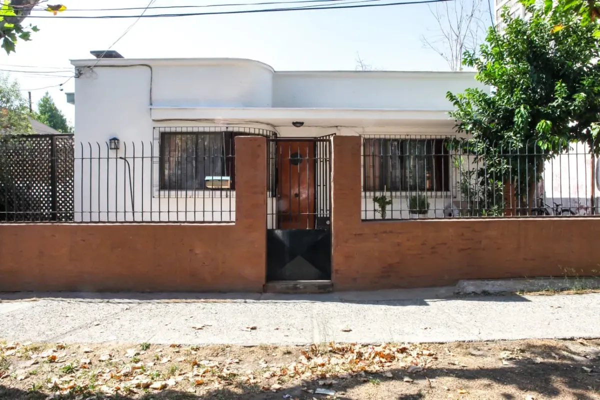 Imagen 1 de 27 de Casa En Buenas Condiciones, Con Amplio Estacionamiento