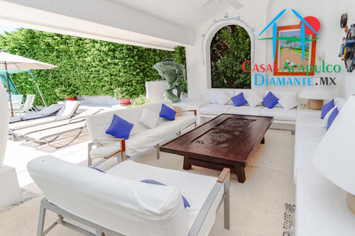 Cad Casa Ticitzin. Terraza Con Alberca, Camastros Y Vista A La Bahía De Acapulco