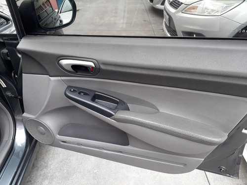 Honda Civic 1.8 Lxs Flex Aut. 4p