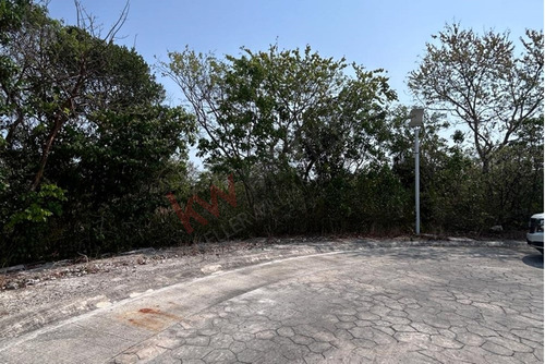 Terreno Unifamiliar En Venta A Pie De Canal Caleta Xcaret Dentro Del Desarrollo Turistico Puerto...
