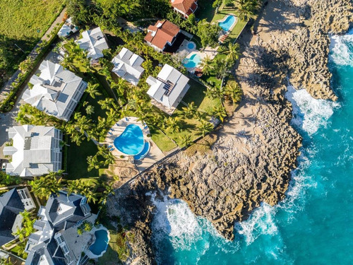 Espacioso Y Moderno Apartamento De Venta Con Hermosa Vista Al Mar En La Costa De Sosúa!