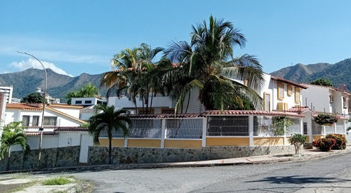 M.carpio Vende Casa Quinta En Las Chimeneas