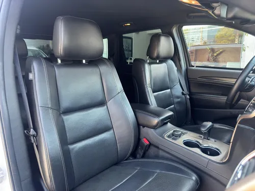 Jeep Grand Cherokee 5.7 Limited Premium V8 4x4 Mt