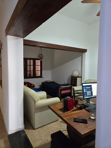 Venta Casa De 3 Dormitorios Con Patio, Barrio Jorge Cura Rosario