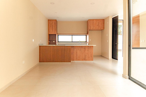 Casa En Venta Merida, Temozon Norte, Entrega Inmediata.