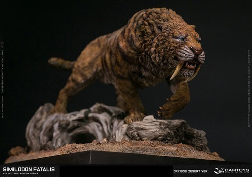 Damtoys Smilodon Fatalis Dry Gobi Desert Ve Estatua Sideshow