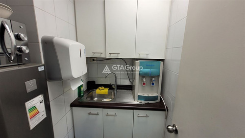 Arriendo Oficina Amoblada 526 M2. Exclusivo Edificio El Golf