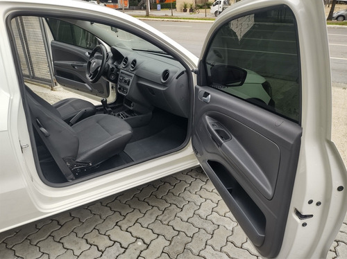 Volkswagen Saveiro 1.6 Robust Cab. Simples Total Flex 2p