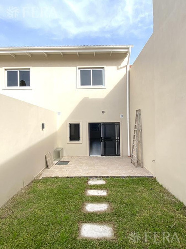 Imagen 15 de 25 de Venta De Departamento Tipo Casa Ph De 3 Ambientes Con Patio, Quincho Y Cochera En Villa Dominico (30140)