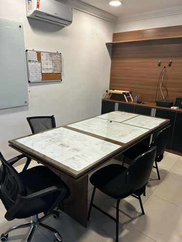 Sala Comercial Mobiliada E Com Equipamentos De Escritório