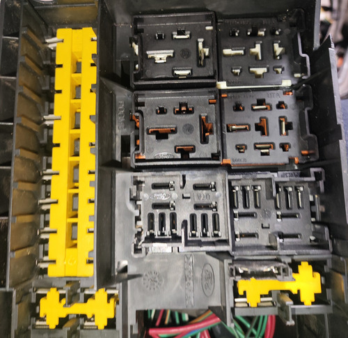 Caja De Fusibles De Ford Focus 2005 (Usado)