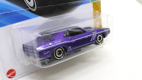 Miniatura Hot Wheels 70 Dodge Hemi Challenger Roxo Roxo