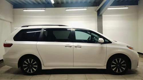 Toyota Sienna 3.5 Limited At