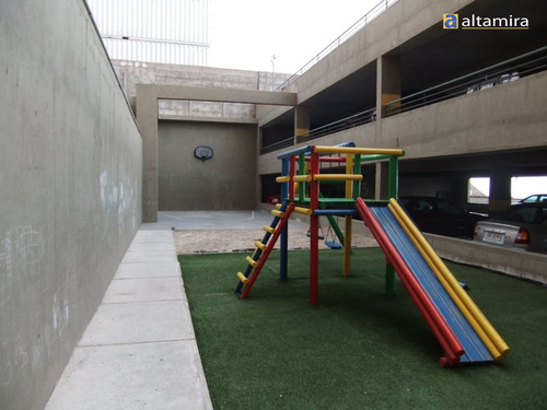 Departamento En Venta De 2 Dorm. En Iquique