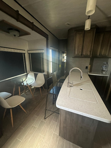Heartland Bighorn Traveler 2019