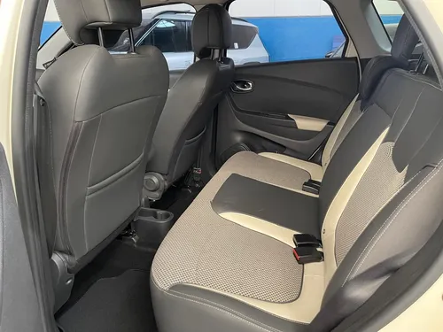 Renault Captur Intens at