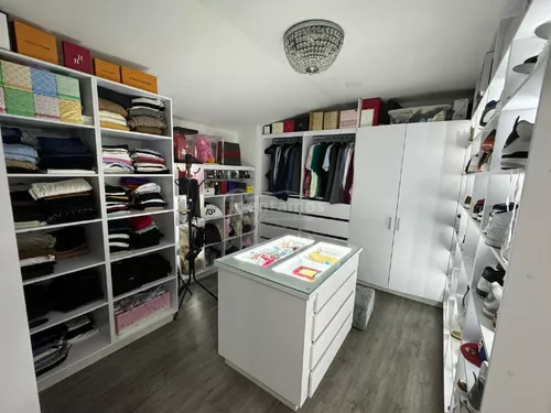 Casa En Arriendo En Loma Del Escobero. Cod A775978