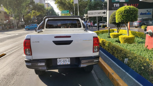 Toyota Hilux 2.7 Cabina Doble Sr Mt