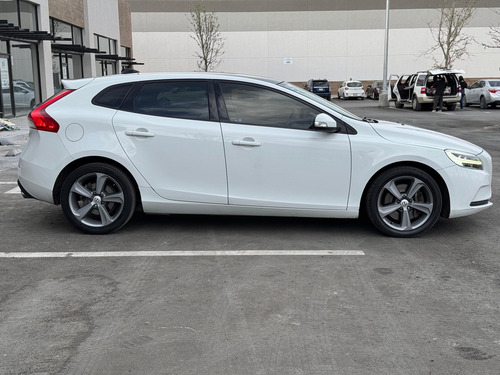 Volvo V40 2.0 R - Design T5 At