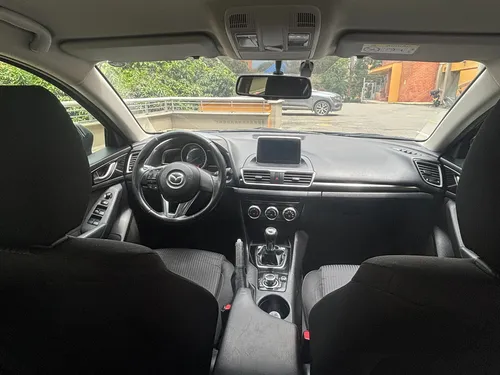Mazda 3 2.0 Touring Mt