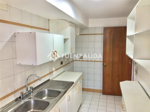 Luminoso Departamento En Arriendo 3d-2b En Sector El Golf