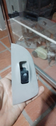 Boton Sube Vidrio Hyundai Elantra 99