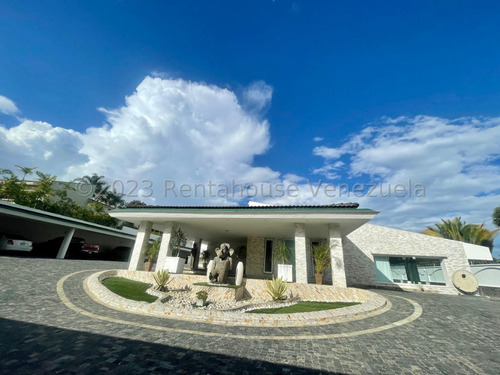 Ss: Vende Casa 23-31321 En La Lagunita De 827 M2, 8h/12b/25pe