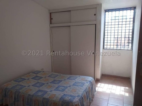 Imagen 10 de 30 de Casa En Venta En Barquisimeto. Zona Centro, Selena Pacheco Tlf. 04245197639. Cód. 21-19623. Lara, Venezuela