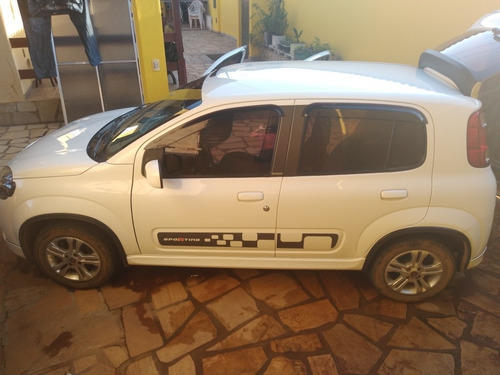 Fiat Uno 2012 1.4 Sporting Flex 5p