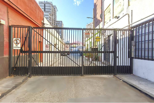 Casa Con Excelente Ubicación/ Av. Santa Isabel