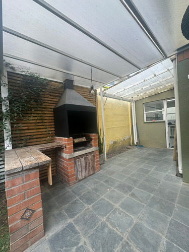 Arriendo Amplia Casa En Condominio!! 2 Estacionamientos!